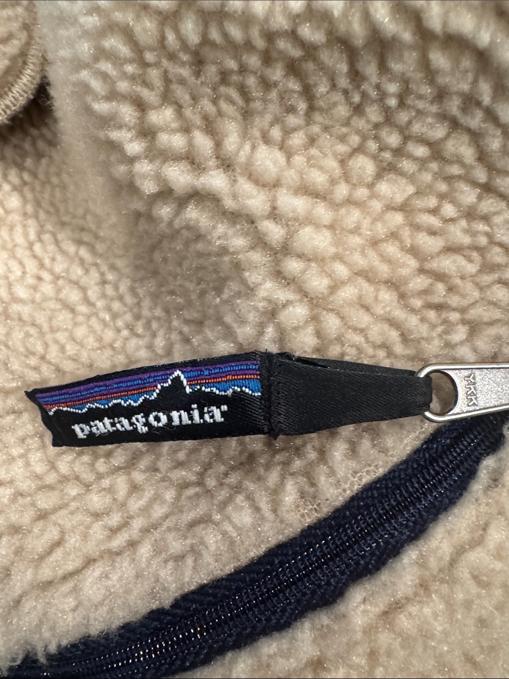 Vintage USA Made Patagonia Classic Synchilla Fleece Pullover Large Cream/Navy - Picture 4 of 5